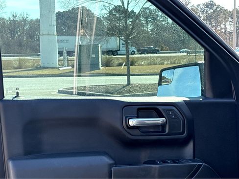 Used 2024 Chevrolet Silverado 1500 Custom image 12