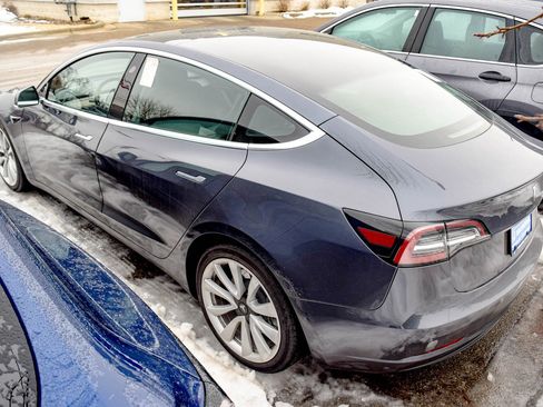 Used 2019 Tesla Model 3 Long Range image 2