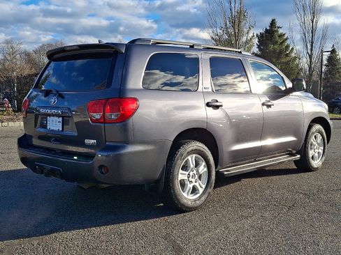 Used 2017 Toyota Sequoia SR5 image 6