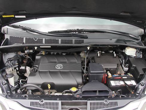 Used 2015 Toyota Sienna XLE Premium AWD/4WD image 10