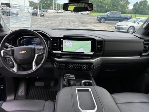 Used 2022 Chevrolet Silverado 1500 LTZ w/ LTZ Convenience Package II AWD/4WD image 4