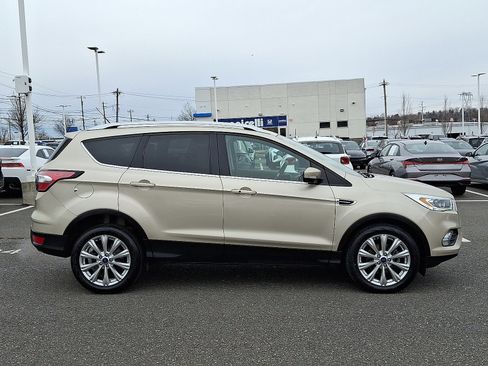 Used 2017 Ford Escape Titanium image 7