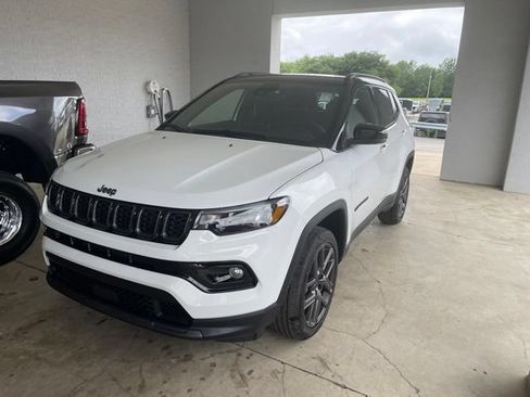 Used 2026 Jeep Compass Limited w/ Sun, Sound & Navigation Group AWD/4WD image 2