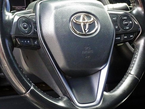 Used 2020 Toyota Camry SE FWD image 25