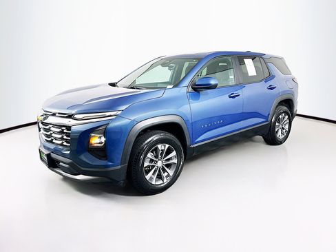Used 2025 Chevrolet Equinox LT FWD image 3