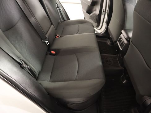 Used 2021 Toyota RAV4 LE image 12