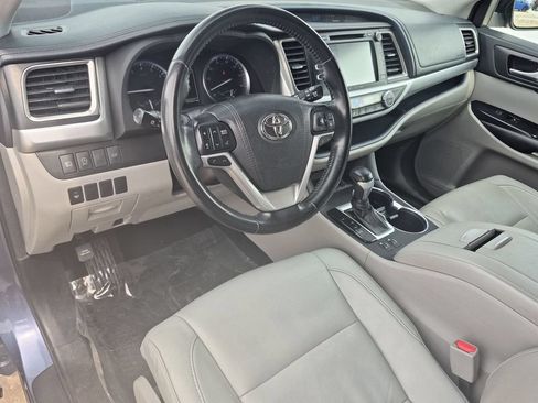 Used 2018 Toyota Highlander XLE AWD/4WD image 11