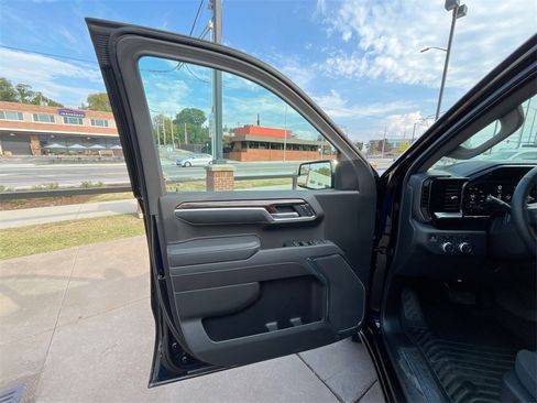 New 2025 GMC Sierra 1500 SLE w/ Max Trailering Package image 14