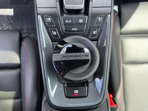Certified 2025 Porsche 911 Carrera GTS RWD image 31