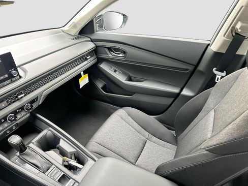 New 2025 Honda Accord SE image 17