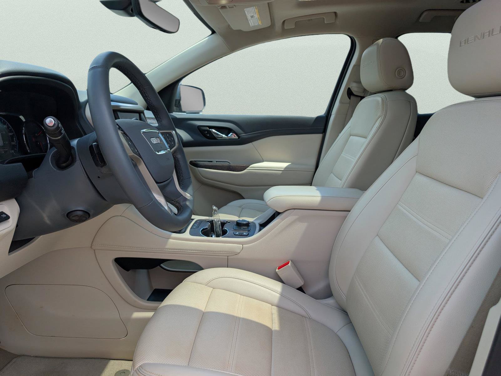 Used 2023 GMC Acadia Denali w/ Denali Technology Package FWD image 18