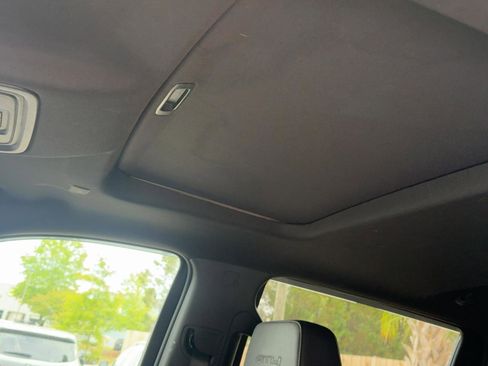 Used 2021 GMC Sierra 1500 AT4 w/ AT4 Preferred Package AWD/4WD image 17
