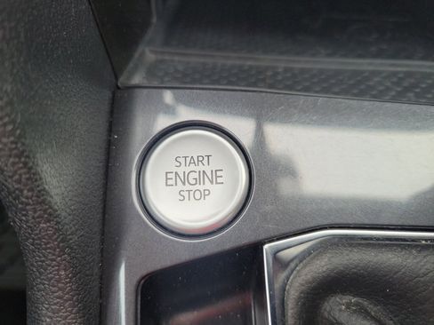 Certified 2022 Volkswagen Tiguan SE w/ Panoramic Sunroof Package image 21