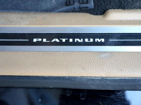 Used 2019 Cadillac Escalade Platinum image 24