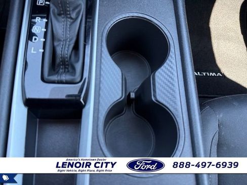 Used 2025 Nissan Altima 2.5 SV FWD image 27