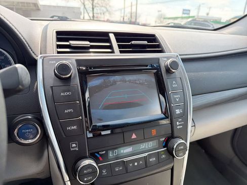 Used 2015 Toyota Camry XLE w/ Moonroof Package image 32