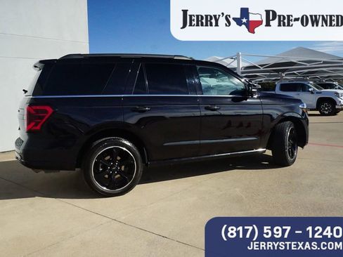 Used 2023 Ford Expedition Limited image 5