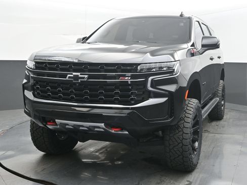 Used 2024 Chevrolet Tahoe Z71 w/ Luxury Package AWD/4WD image 4