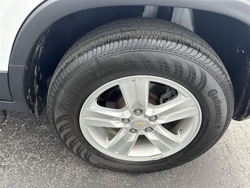 Certified 2022 Chevrolet Trax LT w/ LT Convenience Package image 31