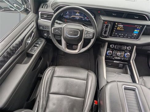 Used 2024 GMC Yukon Denali image 17
