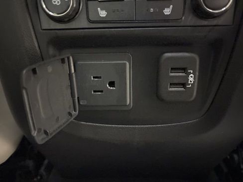 Used 2020 Buick Enclave Premium w/ Sun and Sites Package image 11