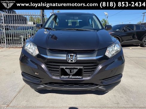 Used 2017 Honda HR-V LX image 2