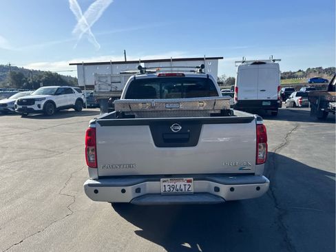 Used 2017 Nissan Frontier PRO-4X w/ Pro-4x Luxury Package image 6