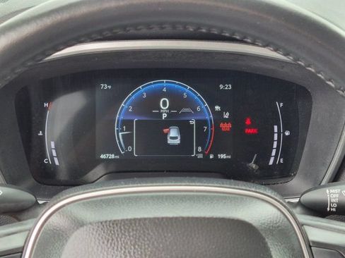 Used 2025 Toyota Corolla Cross XLE AWD/4WD image 24