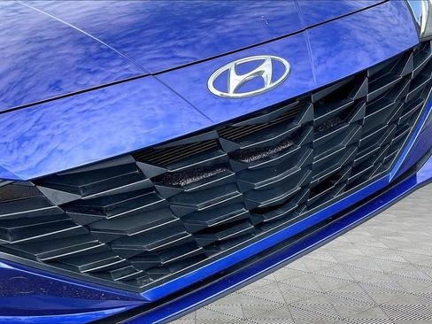 Used 2021 Hyundai Elantra SE FWD image 31