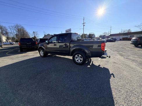 Used 2012 Nissan Frontier SV image 17