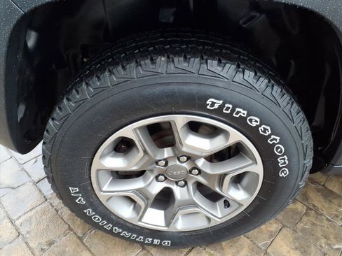 Used 2022 Jeep Cherokee Trailhawk image 17