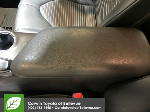 Used 2024 Toyota Camry SE image 25