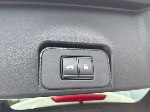 Used 2023 Nissan Rogue SV w/ SV Premium B Package FWD image 32