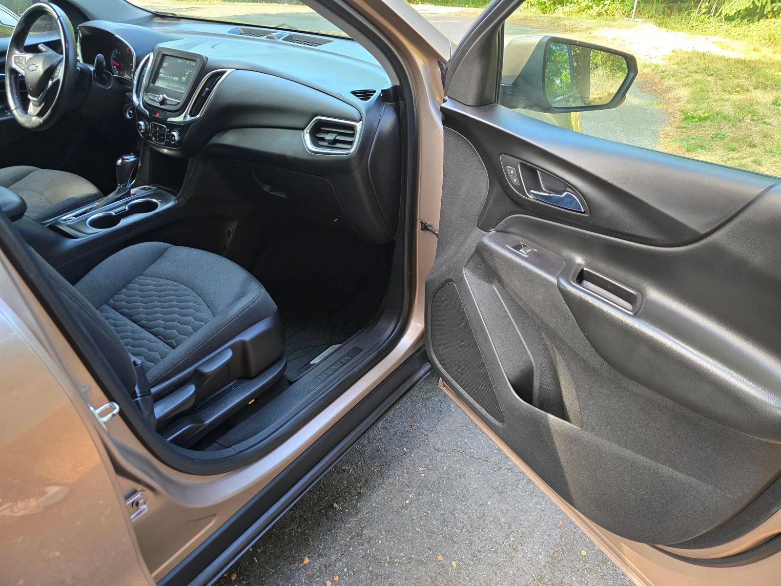 Used 2018 Chevrolet Equinox LT AWD/4WD image 13