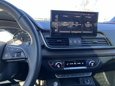 Used 2024 Audi Q5 2.0T Premium image 18