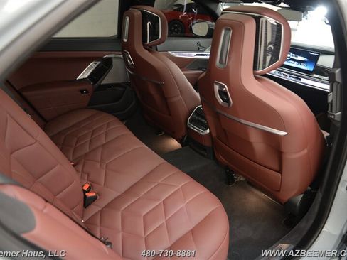 Used 2025 BMW 750e xDrive w/ Premium Package AWD/4WD image 21