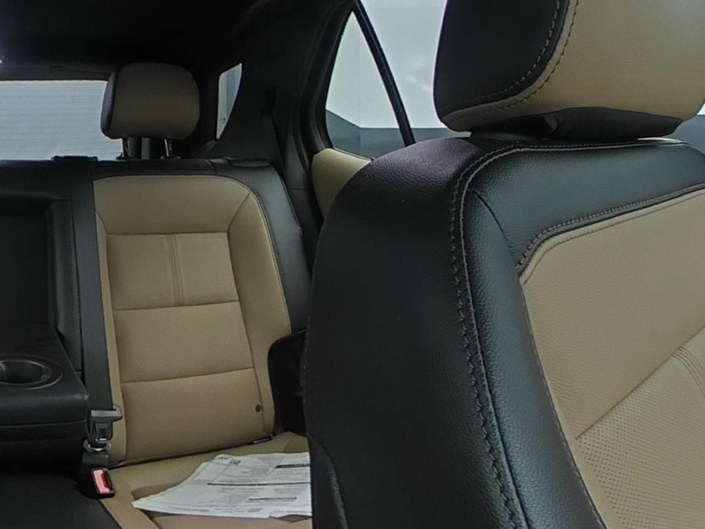Used 2023 Chevrolet Equinox Premier FWD image 11