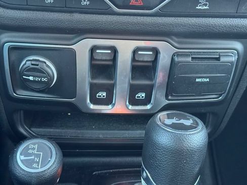 Certified 2025 Jeep Wrangler Sport AWD/4WD image 34