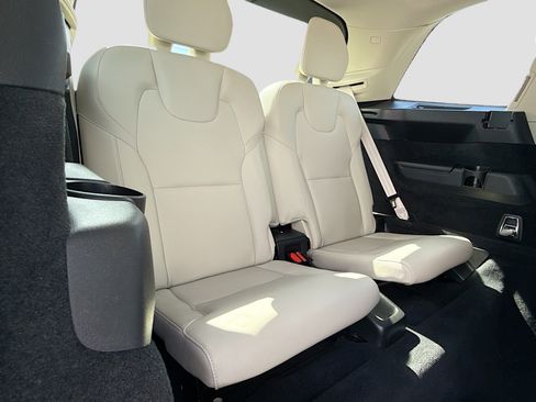 Used 2023 Volvo XC90 B5 Core w/ Protection Package Premier image 21