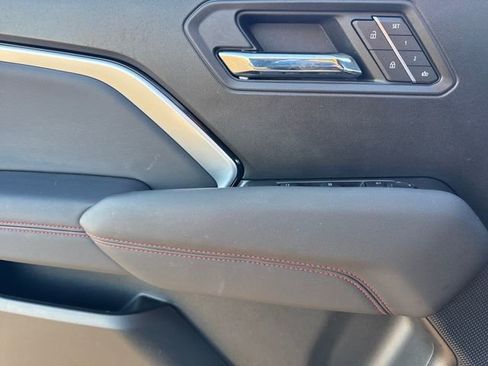 Used 2023 Chevrolet Colorado Z71 w/ Z71 Convenience Package 2 image 21