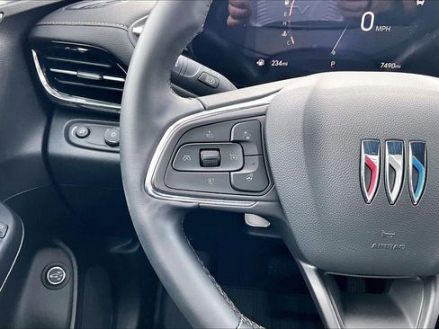 Used 2025 Buick Envista Avenir FWD image 18