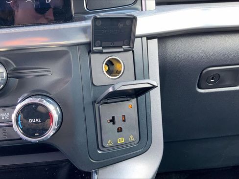 Used 2025 Ford F150 Lariat w/ Equipment Group 501A Mid image 32