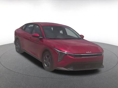 Used 2025 Kia K4 FWD image 3
