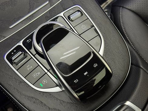 Used 2019 Mercedes-Benz E 300 image 33