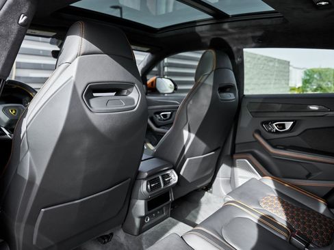 Used 2022 Lamborghini Urus image 38