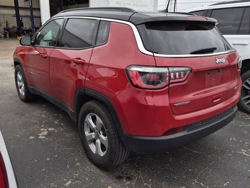 Used 2020 Jeep Compass Latitude image 4