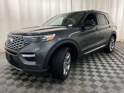 Used 2020 Ford Explorer Platinum w/ Premium Technology Package AWD/4WD image 21