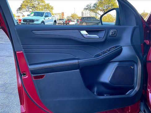 Certified 2023 Ford Escape SE w/ PHEV Premium Package image 21