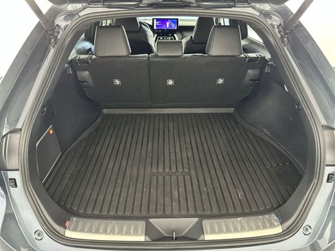 Used 2024 Toyota Venza Limited image 25