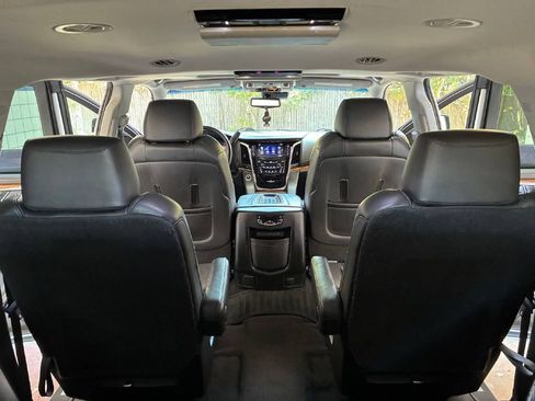 Used 2017 Cadillac Escalade ESV Premium Luxury image 22